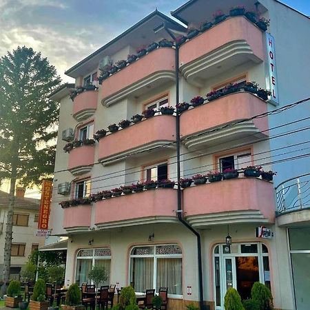 Hotel Montenegro Struga Luaran gambar