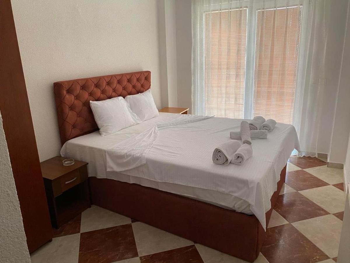 Hotel Montenegro Struga Luaran gambar