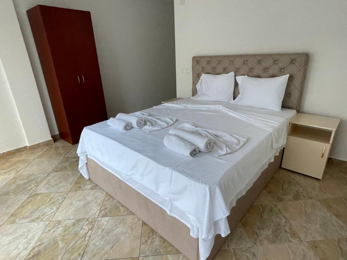Hotel Montenegro Struga Luaran gambar